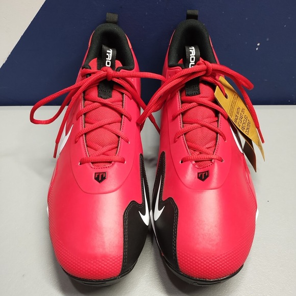 Athletic_Shoes